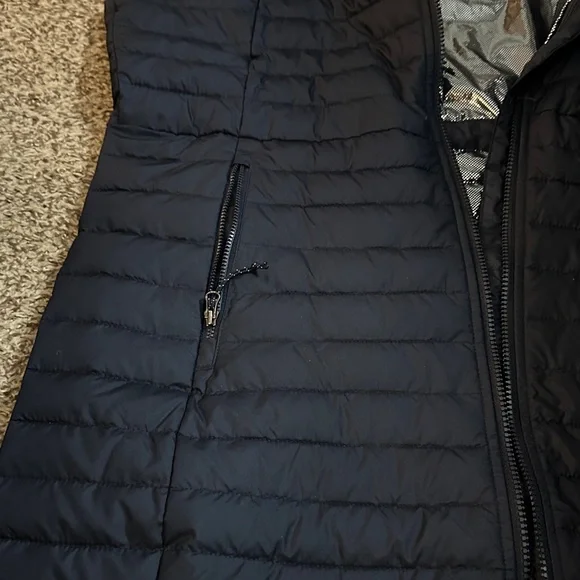 Women’s Columbia Navy Quilted Vest - Picture 4 of 8
